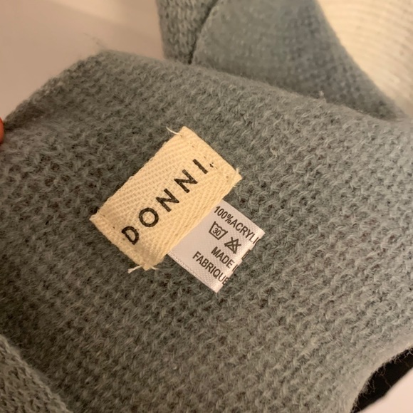 Tri-Color Scarf - Picture 4 of 5